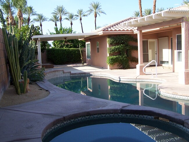 POOL - 44425 Kings Canyon Ln