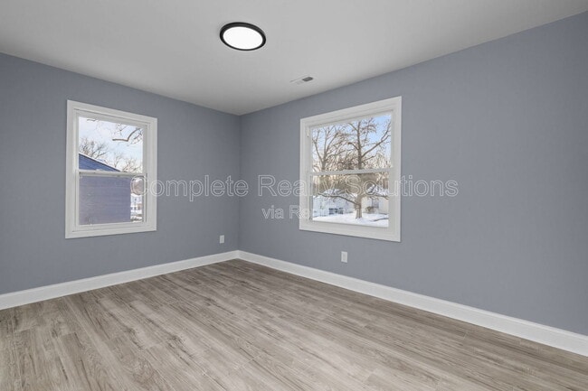 Building Photo - 9722 Lorna Ln