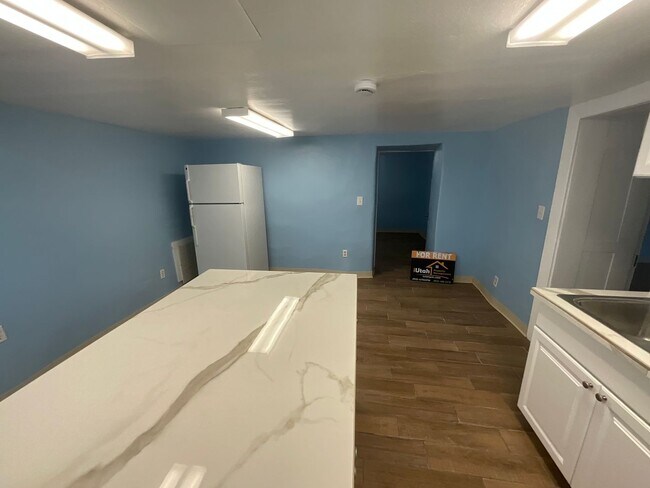 Building Photo - 295 E