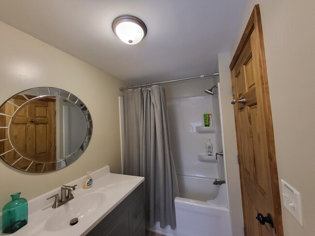 Building Photo - 7421 Washington St