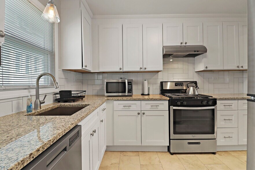 Building Photo - 500 W Pacific Ave