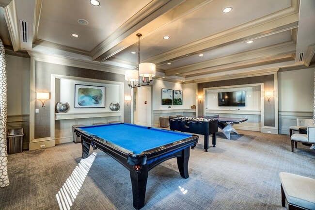 Building Photo - Furnished 3 Bedroom Luxurious Single Famil...