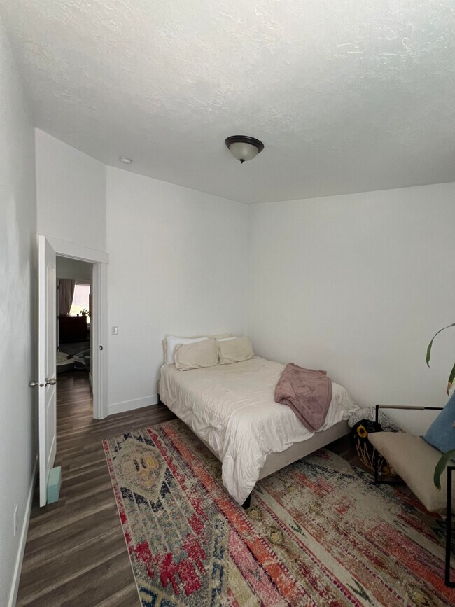 Building Photo - 6738 Balfour Ln W