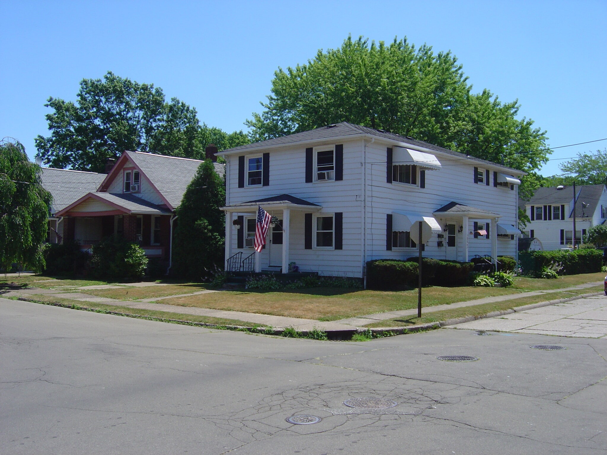Building Photo - 2903 Hudson Rd