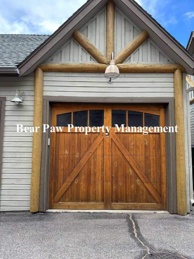 Building Photo - Charming 2-Bed, 2-Bath Condo Retreat in North Evergreen!
