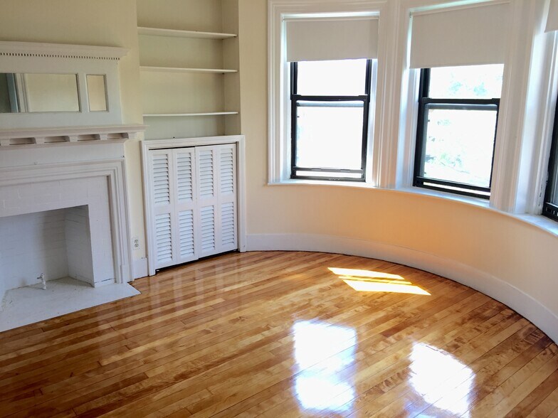 Building Photo - 23 Brighton Ave