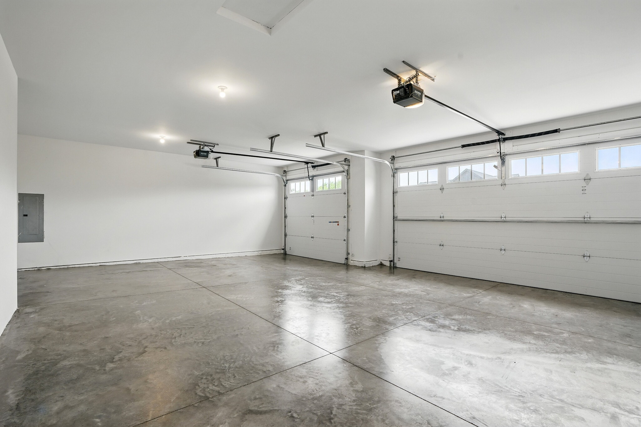 Building Photo - 933 Long Dr