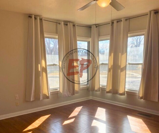 Building Photo - 3601 E Brookview Dr