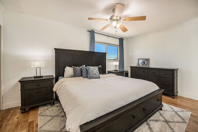 Building Photo - Spacious Home and a Hobbyist Dream w/Large...