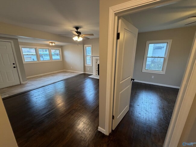 Building Photo - 1628 8th St SE