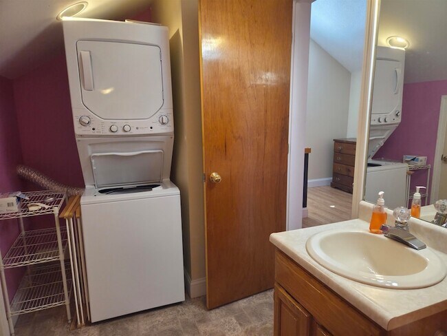 Building Photo - 112 Mountain River East Rd