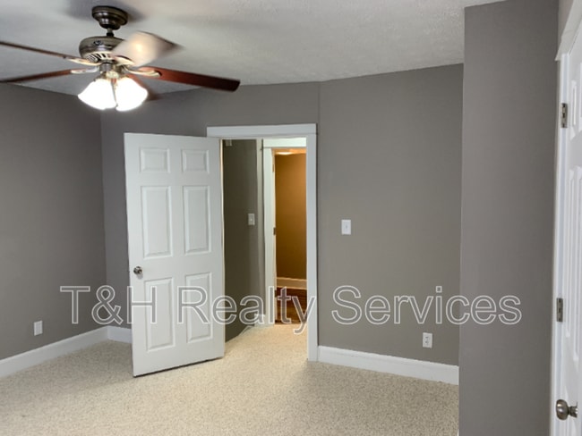 Building Photo - 234 N Addison St