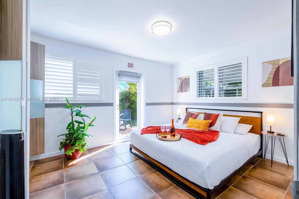 Building Photo - 312 N Luna Ct