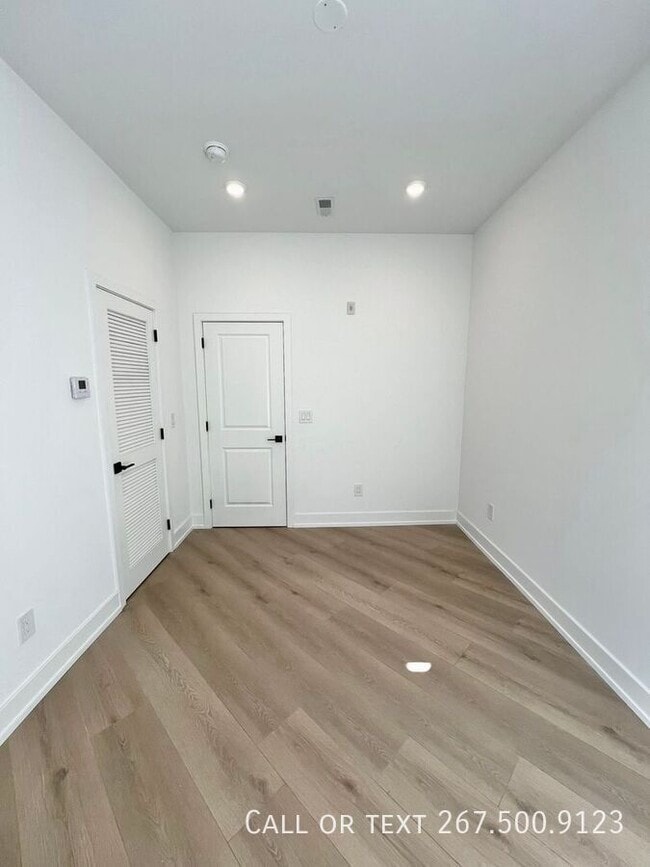 Building Photo - 2003 Amber St