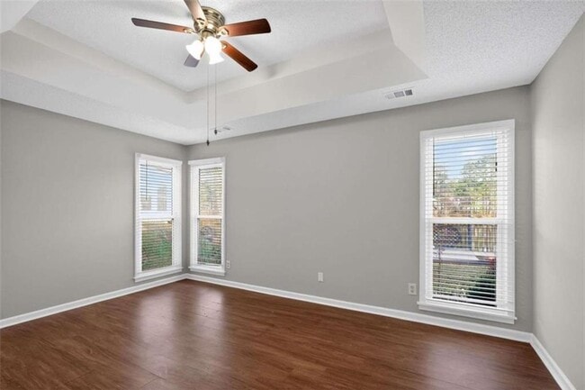 Building Photo - 7700 Lakeshore Ct