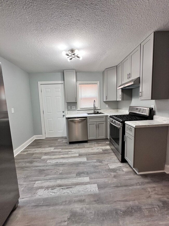 Building Photo - Coronado-Norfolk 3 Bedroom House