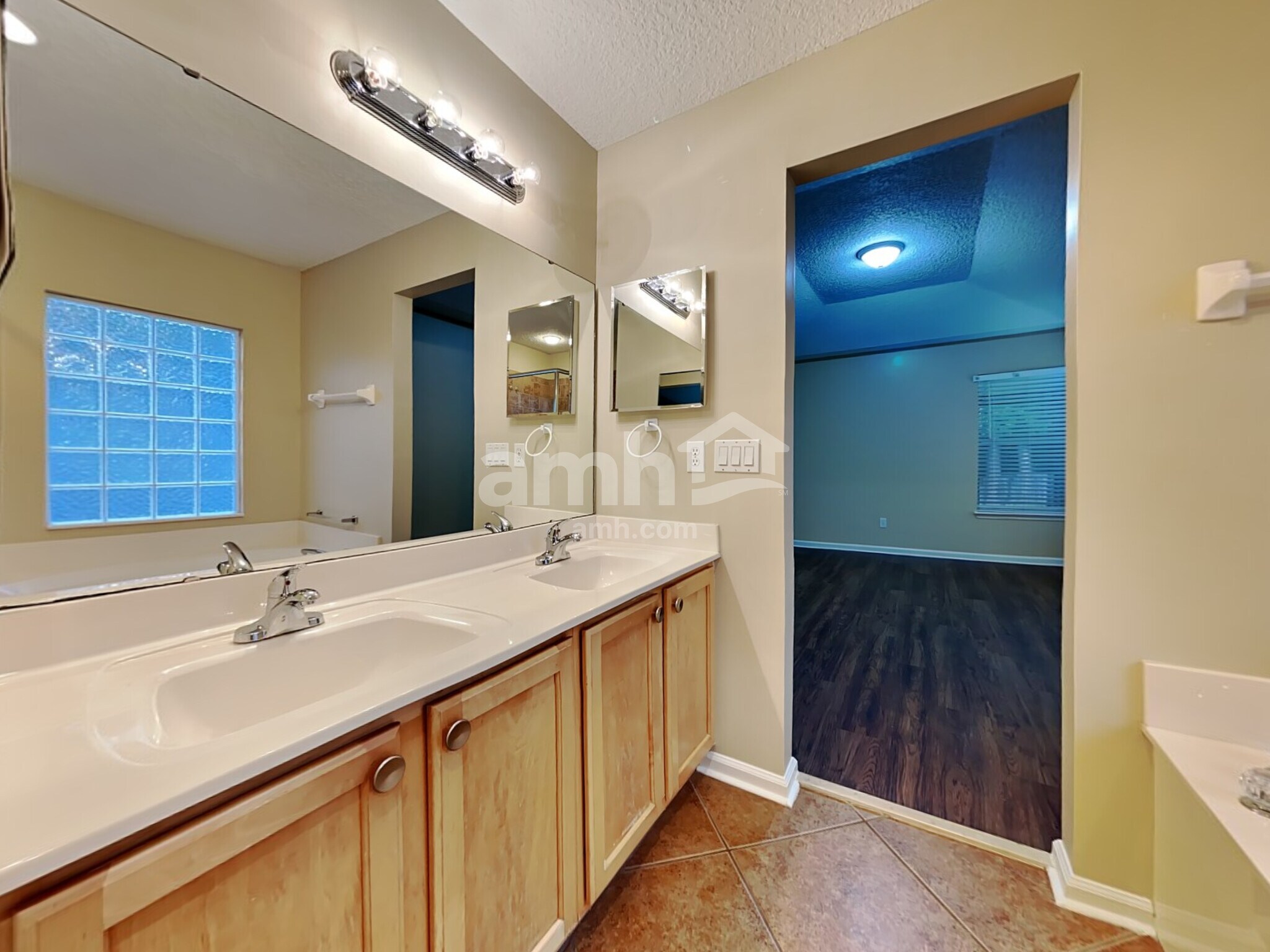 Building Photo - 2120 Pebble Creek Ln