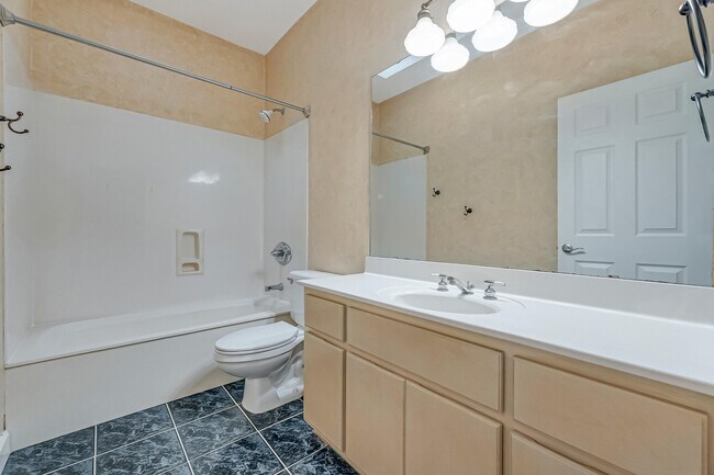 Building Photo - 114 Dana Pointe