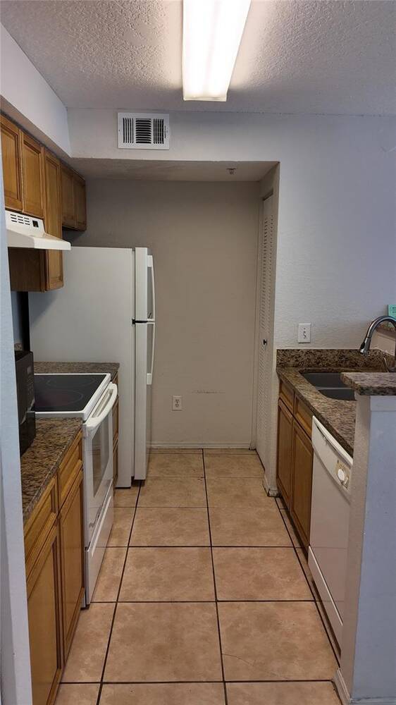 Building Photo - 2209 Antigua Pl