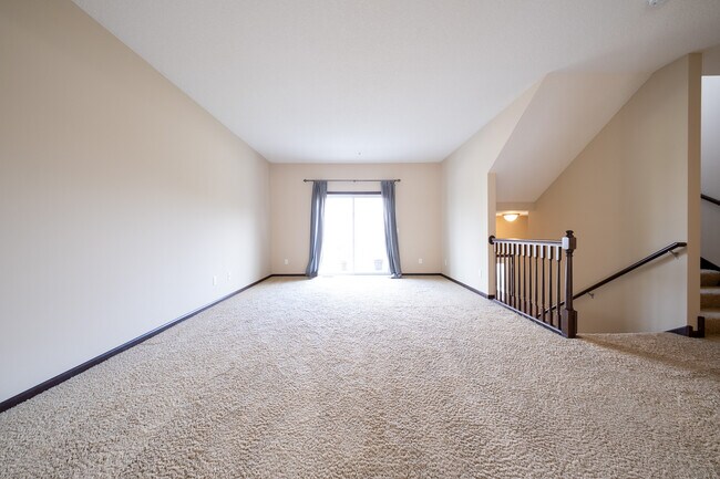 Building Photo - 9690 Independence Cir