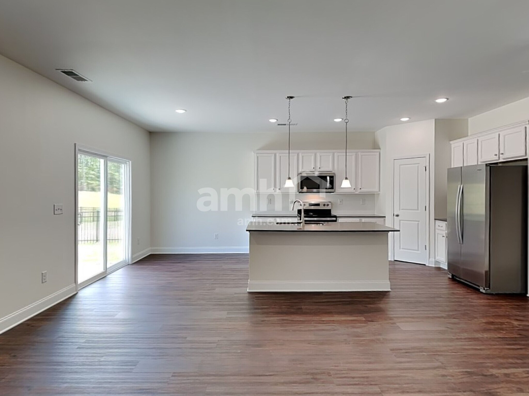 Building Photo - 13009 Redwind Dr