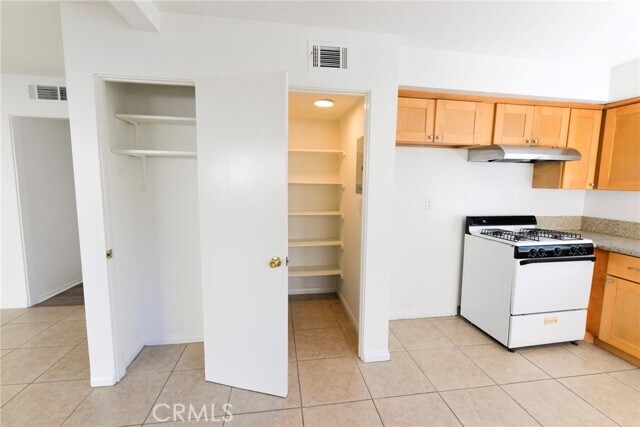 Building Photo - 207 W Mariposa