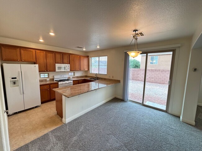 Building Photo - 10735 Knickerbocker Ave