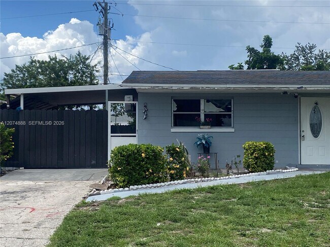 Building Photo - 1111 Vineyard St