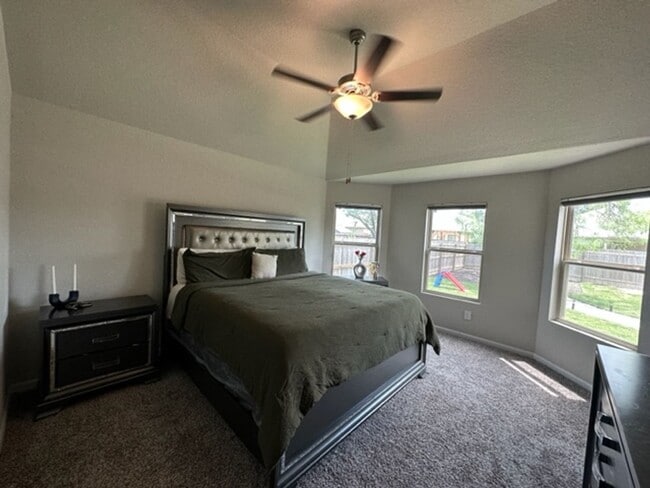 Building Photo - Move in soon! Beautiful  3 bedroom 2 bath near Lackland AFB