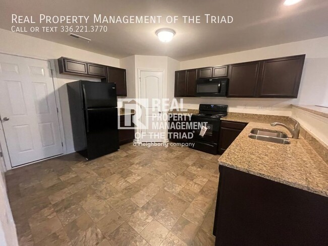 Building Photo - 357 Royal Fern Dr