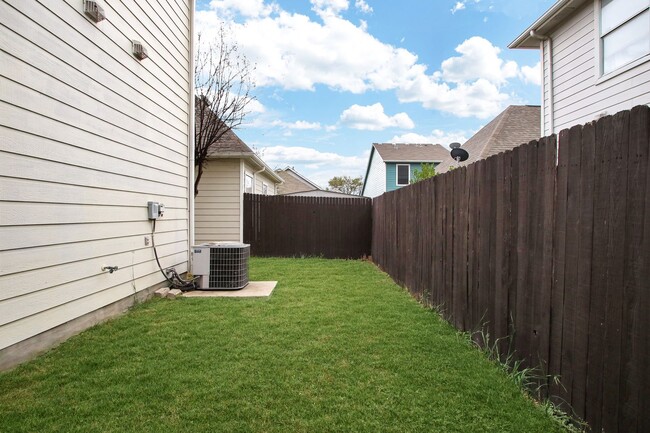 Building Photo - 2619 Crown Arbor Dr