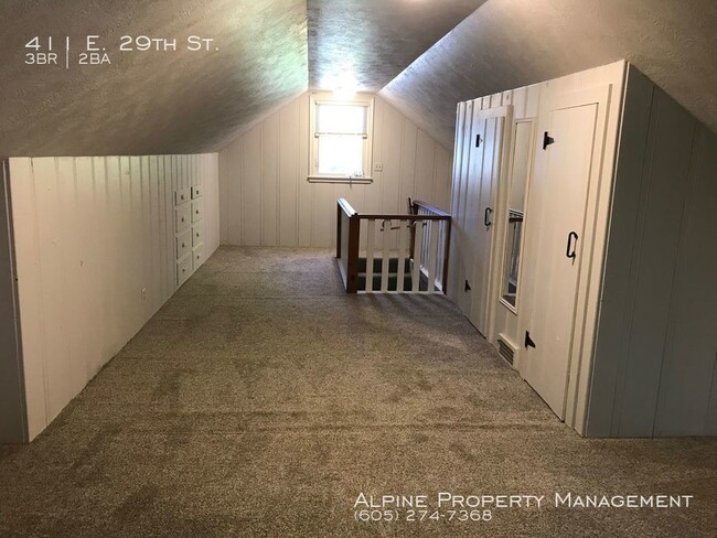 Building Photo - 3 Bed/2 Bath Home Near McKennan Park!