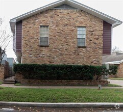 Building Photo - 2047 Sul Ross St