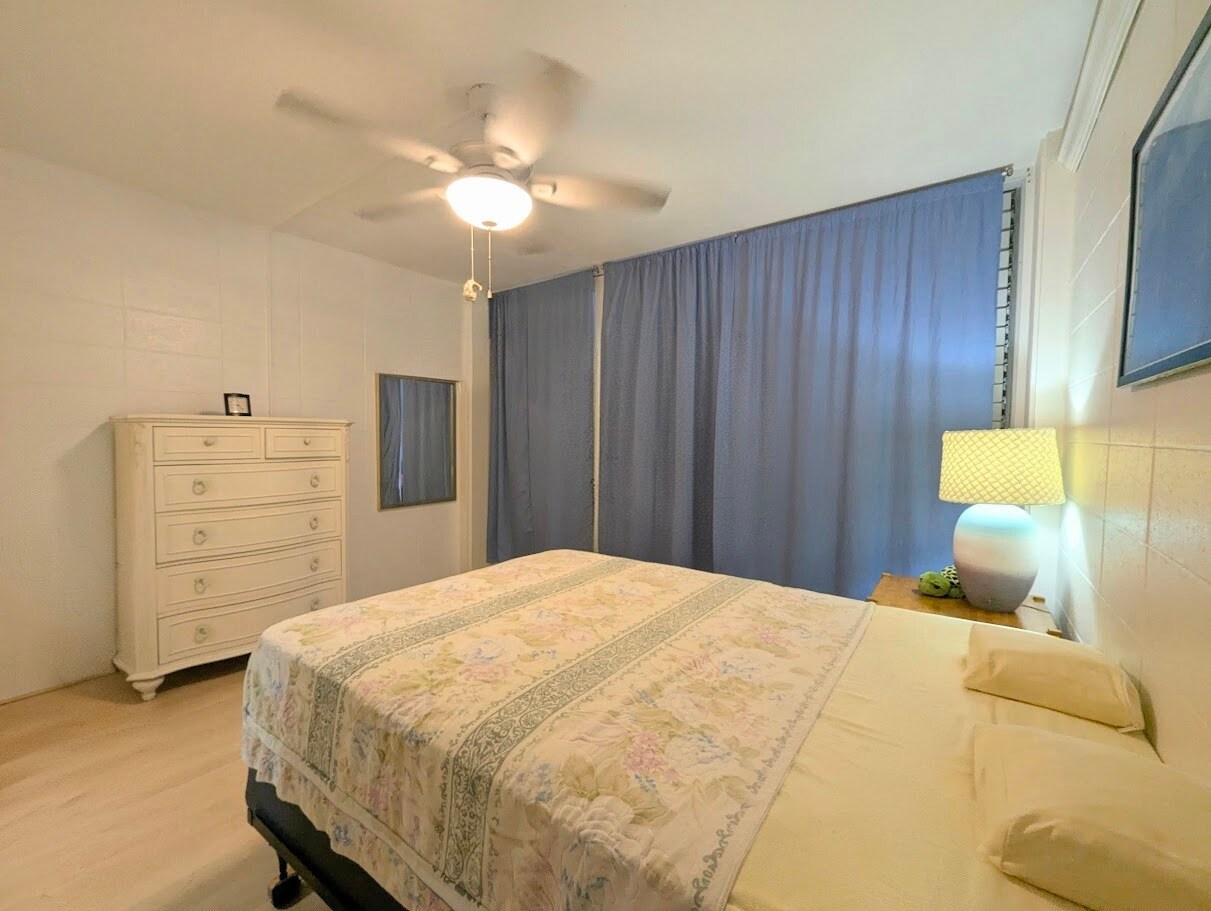 Building Photo - 425 Ena Rd