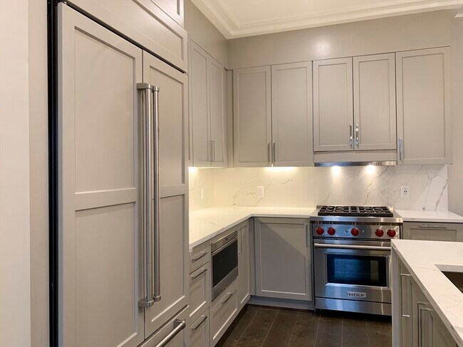 Building Photo - 214 Market St