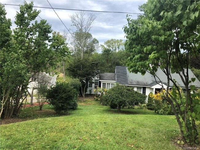 Building Photo - 17 Brookside Rd