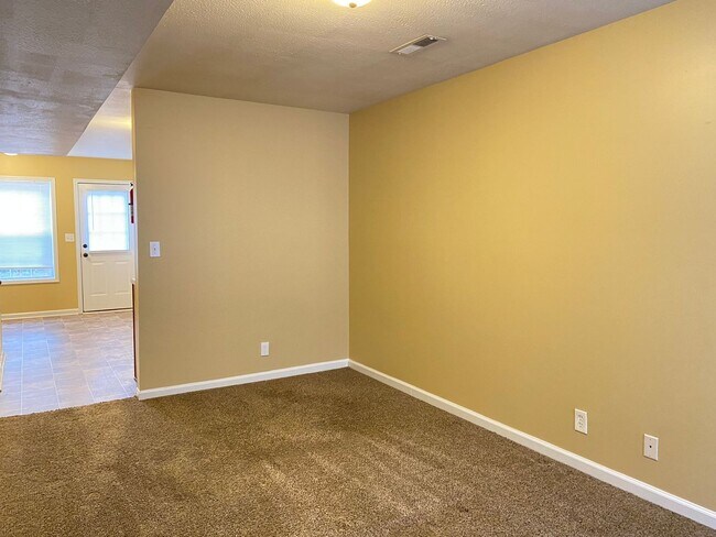 Building Photo - 803 Golf View Pl