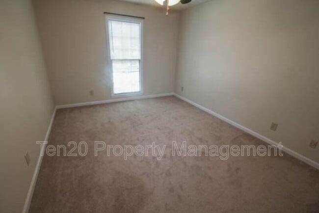 Building Photo - 4566 Jiminey Loop