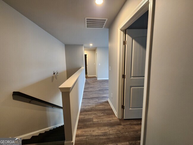 Building Photo - 4675 Dandelion Wy