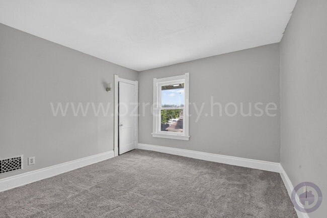 Building Photo - 1023 Shadowlawn Dr
