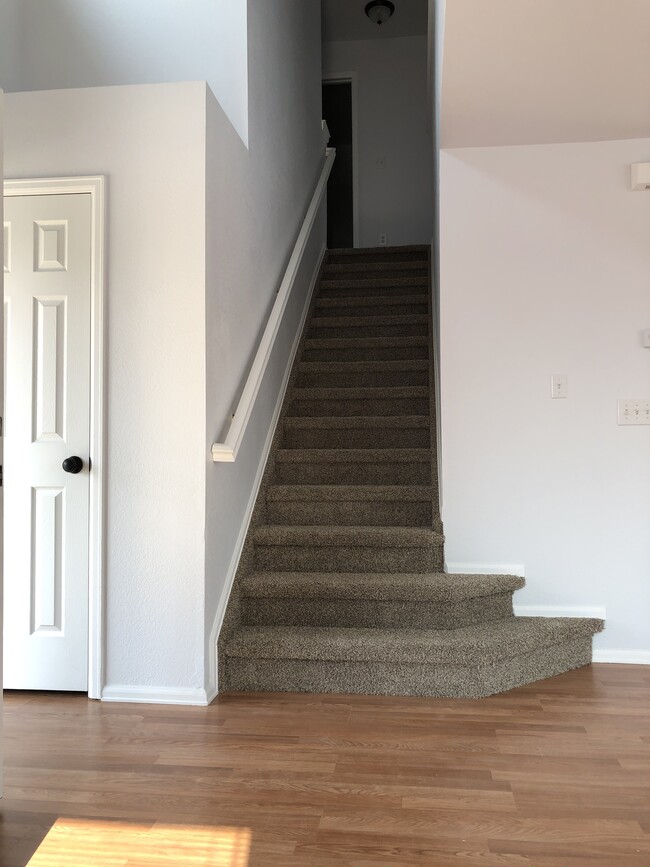 Building Photo - 955 Winebrook Way