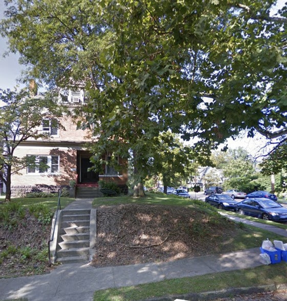 Building Photo - 1100 Laclair St