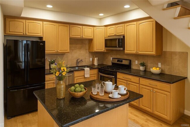 Building Photo - 11501 Hatteras St