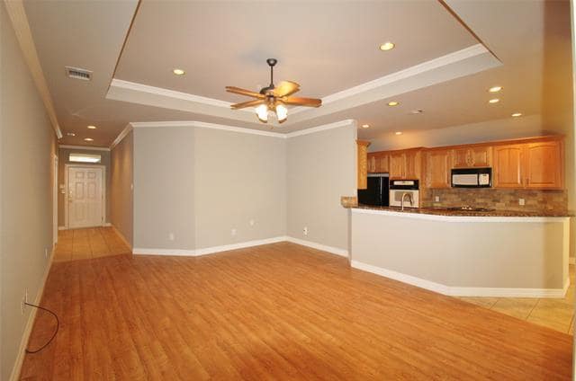 Building Photo - 333 Blake Ln