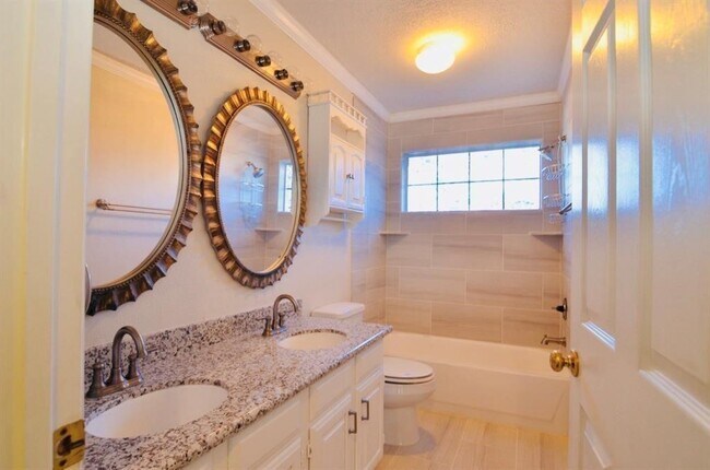 Building Photo - 1114 Knoll Crest Ct