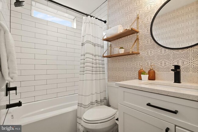 Building Photo - 1225 Park Rd NW