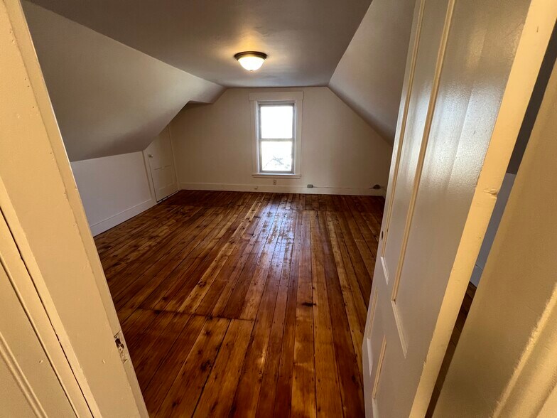 Building Photo - 104 Harrison St