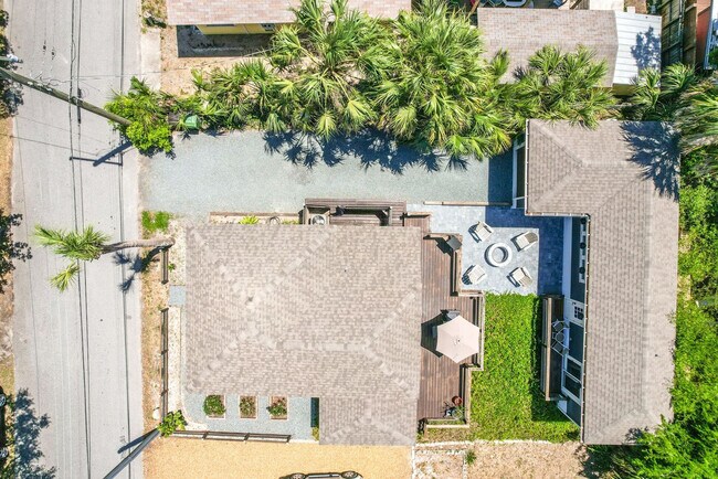 Building Photo - 30 Magnolia Dr