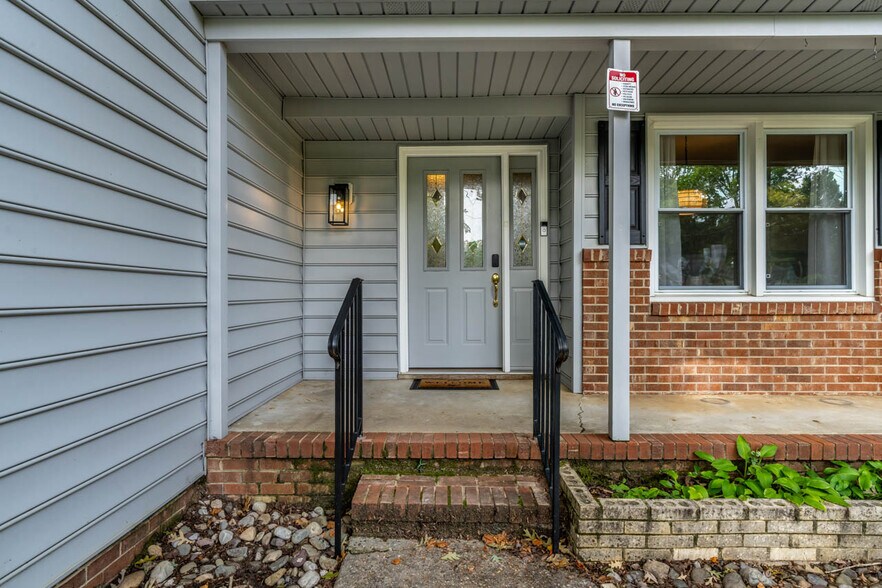Building Photo - 4005 Lehigh Ct