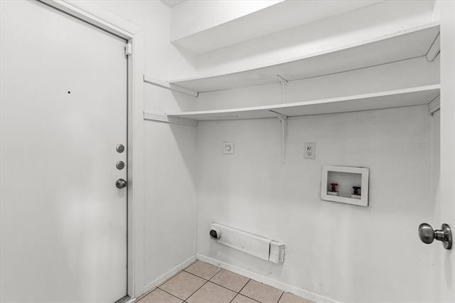 Building Photo - 2804 Royal Oaks Dr